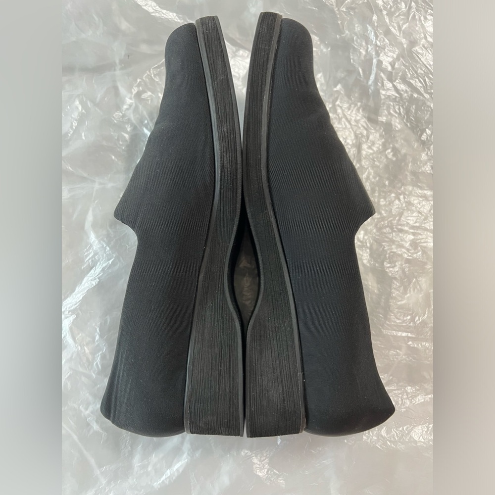 L.L. Bean slip on women shoes, black, size 8.5 - Picture 5 of 8